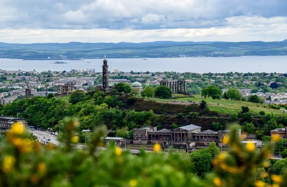 Edimbourg : La Capitale Écossaise qui Vous Envoûte
